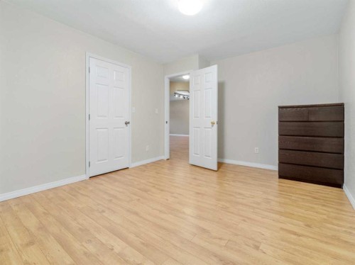 996 2 Avenue West, Cardston, AB - Indoor Photo Showing Other Room