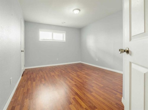 996 2 Avenue West, Cardston, AB - Indoor Photo Showing Other Room