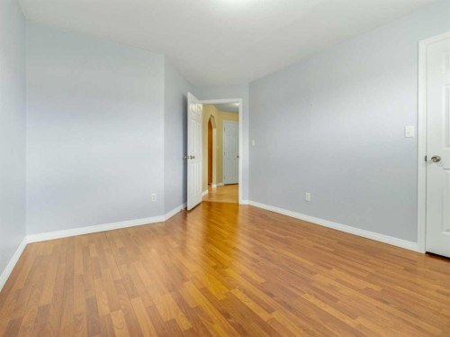 996 2 Avenue West, Cardston, AB - Indoor Photo Showing Other Room