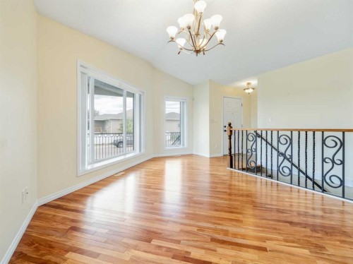 996 2 Avenue West, Cardston, AB - Indoor Photo Showing Other Room