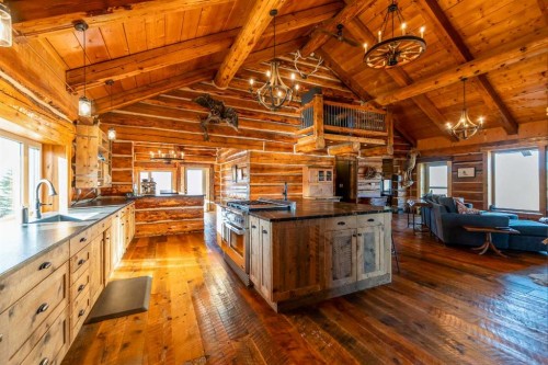 104103 Range Rd 20-1A, Rural Lethbridge County, AB - Indoor Photo Showing Kitchen