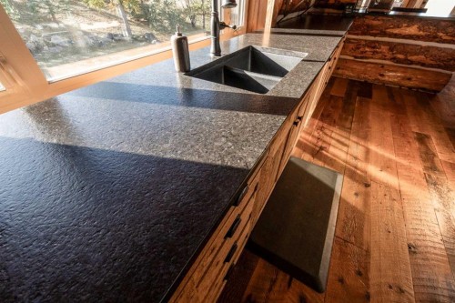 104103 Range Rd 20-1A, Rural Lethbridge County, AB - Indoor Photo Showing Kitchen With Double Sink