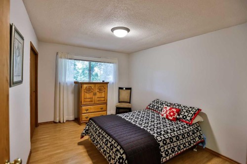 203037 Twp Rd 174, Rural Vulcan County, AB - Indoor Photo Showing Bedroom