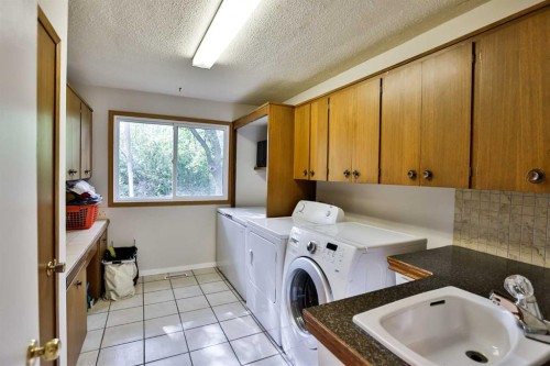203037 Twp Rd 174, Rural Vulcan County, AB - Indoor Photo Showing Laundry Room