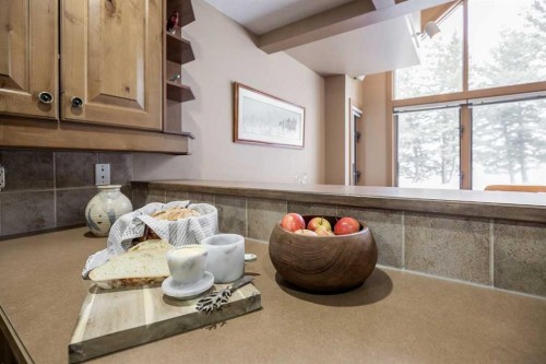 107 Mount View, Waterton Park, AB - Indoor