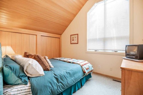 107 Mount View, Waterton Park, AB - Indoor Photo Showing Bedroom