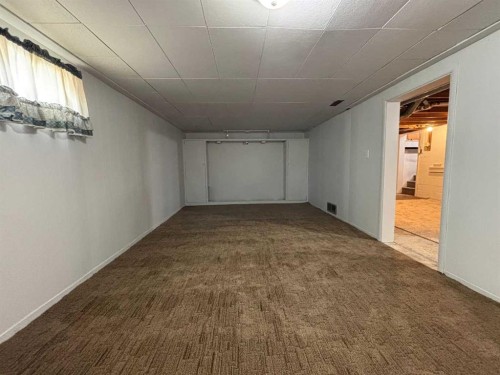 307 Centre Avenue, Coutts, AB - Indoor Photo Showing Other Room