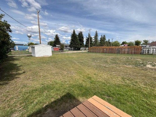 307 Centre Avenue, Coutts, AB - Outdoor