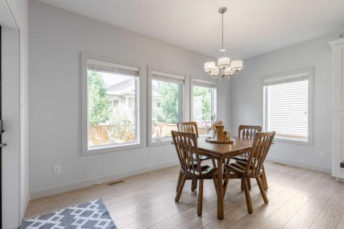 428 Sixmile Cove South, Lethbridge, AB - Indoor Photo Showing Dining Room