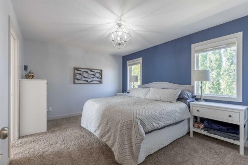 428 Sixmile Cove South, Lethbridge, AB - Indoor Photo Showing Bedroom