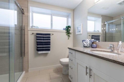 428 Sixmile Cove South, Lethbridge, AB - Indoor Photo Showing Bathroom