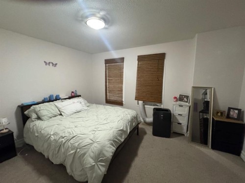 39-762 Heritage Boulevard West, Lethbridge, AB - Indoor Photo Showing Bedroom