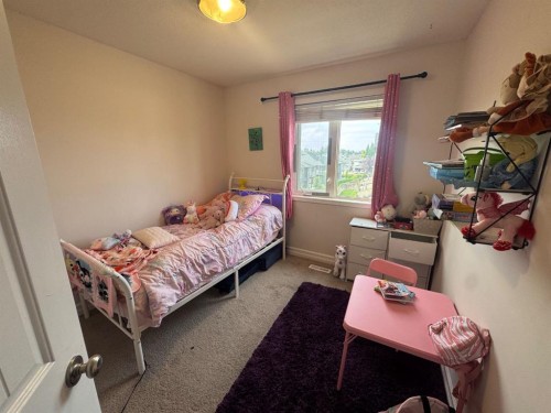 39-762 Heritage Boulevard West, Lethbridge, AB - Indoor Photo Showing Bedroom