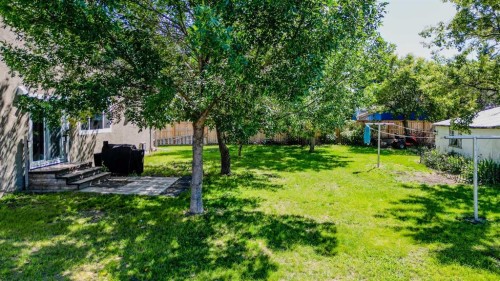 228 Centre Street, Magrath, AB - Outdoor