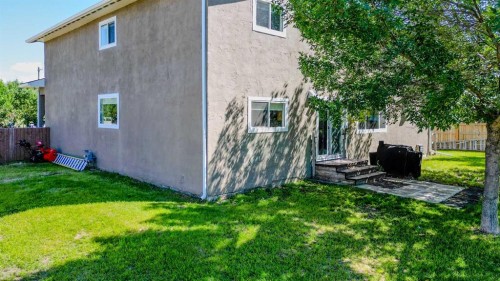 228 Centre Street, Magrath, AB - Outdoor