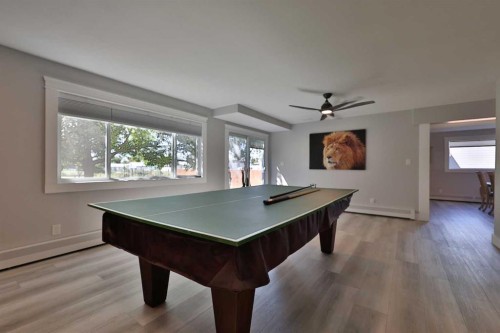 228 Centre Street, Magrath, AB - Indoor Photo Showing Other Room