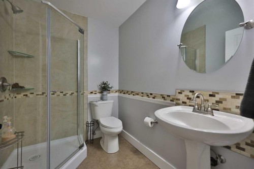 228 Centre Street, Magrath, AB - Indoor Photo Showing Bathroom