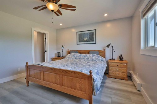 228 Centre Street, Magrath, AB - Indoor Photo Showing Bedroom