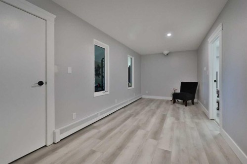 228 Centre Street, Magrath, AB - Indoor Photo Showing Other Room