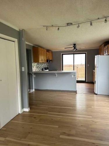 2012 18 Avenue, Coaldale, AB - Indoor Photo Showing Kitchen