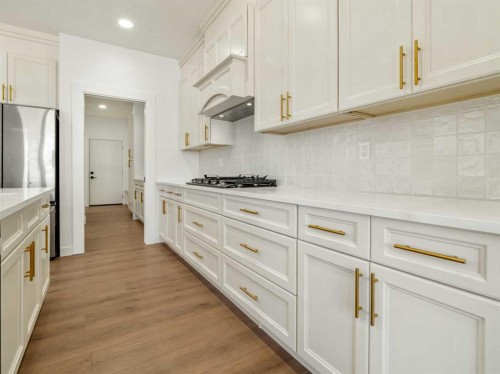 332 Rivergrove Chase West, Lethbridge, AB - Indoor Photo Showing Kitchen With Upgraded Kitchen