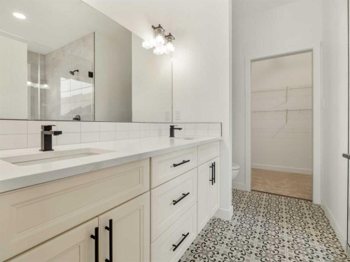 332 Rivergrove Chase West, Lethbridge, AB - Indoor Photo Showing Bathroom