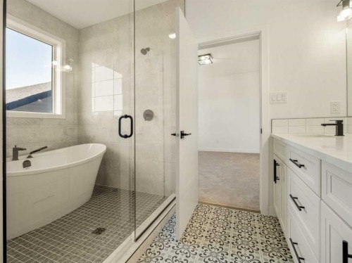 332 Rivergrove Chase West, Lethbridge, AB - Indoor Photo Showing Bathroom