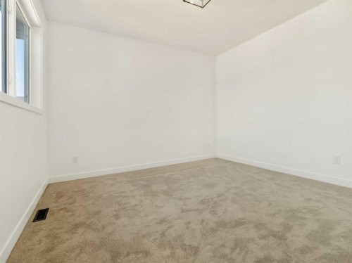 332 Rivergrove Chase West, Lethbridge, AB - Indoor Photo Showing Other Room