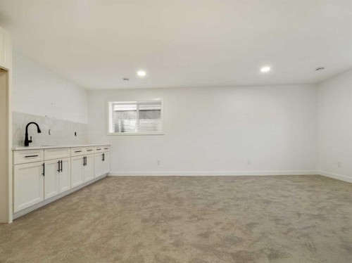 332 Rivergrove Chase West, Lethbridge, AB - Indoor Photo Showing Other Room