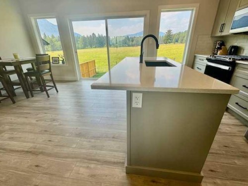 21426 29 Avenue, Bellevue, AB - Indoor Photo Showing Kitchen