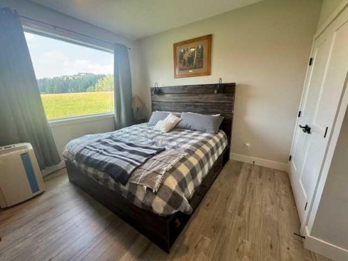 21426 29 Avenue, Bellevue, AB - Indoor Photo Showing Bedroom