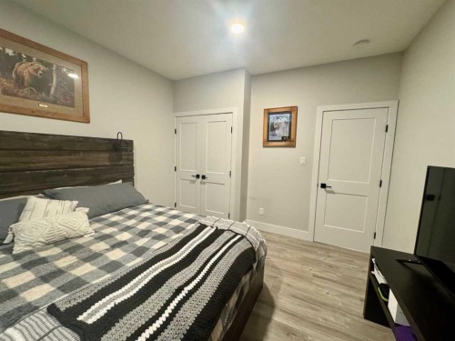 21426 29 Avenue, Bellevue, AB - Indoor Photo Showing Bedroom