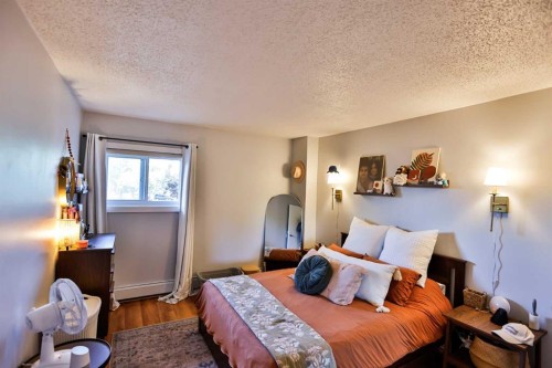 222-21 Berkeley Place West, Lethbridge, AB - Indoor Photo Showing Bedroom