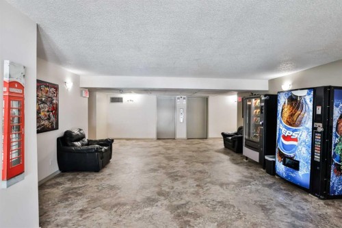 222-21 Berkeley Place West, Lethbridge, AB - Indoor