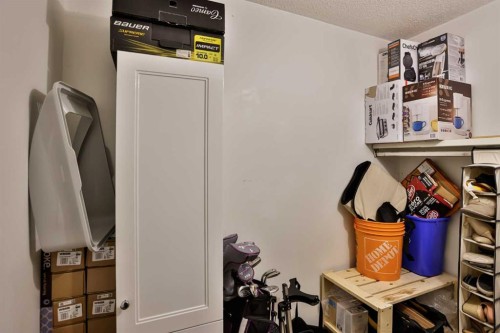 222-21 Berkeley Place West, Lethbridge, AB - Indoor