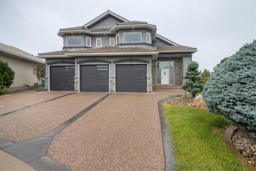 73 Fairmont Park Landing SOUTH Lethbridge, AB T1K 7L1