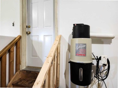 41 Westlyn Drive, Claresholm, AB - Indoor Photo Showing Other Room