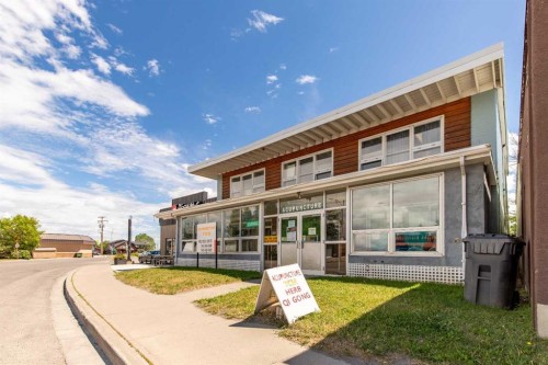 966 Main Street, Pincher Creek, AB 