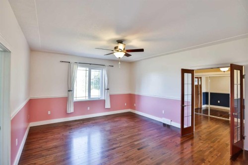 425 N 100 W, Raymond, AB - Indoor Photo Showing Other Room