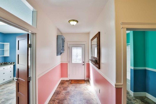 425 N 100 W, Raymond, AB - Indoor Photo Showing Other Room