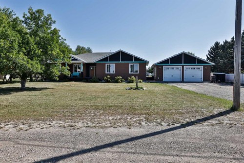 425 N 100 W, Raymond, AB - Outdoor With Facade