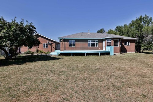 425 N 100 W, Raymond, AB - Outdoor