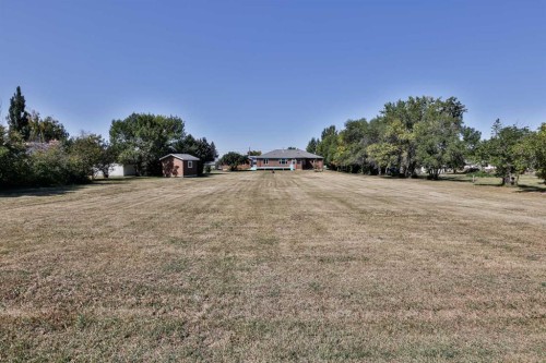 425 N 100 W, Raymond, AB - Outdoor