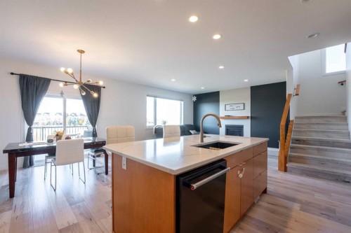 421 Rivergrove Chase West, Lethbridge, AB - Indoor Photo Showing Kitchen
