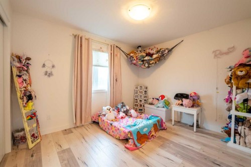 421 Rivergrove Chase West, Lethbridge, AB - Indoor Photo Showing Other Room