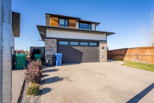 421 Rivergrove Chase West, Lethbridge, AB - Outdoor