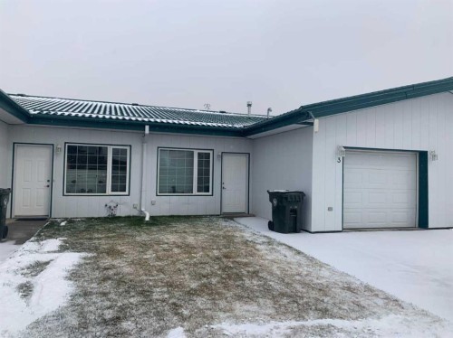 325 5 Street, Vauxhall, AB - Outdoor With Exterior