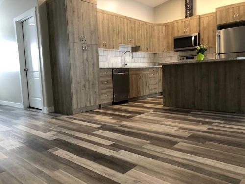 325 5 Street, Vauxhall, AB - Indoor Photo Showing Kitchen