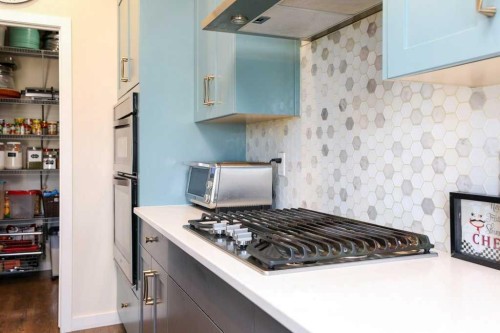 7 Greywolf Road North, Lethbridge, AB - Indoor Photo Showing Kitchen