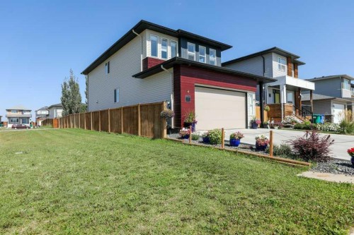 7 Greywolf Road North, Lethbridge, AB - Outdoor